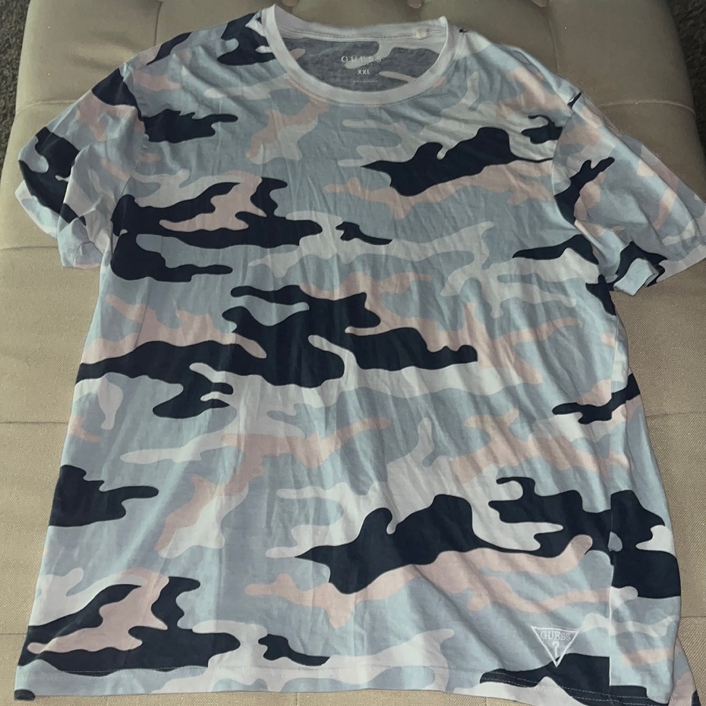 Guess Men’s Blue Camo Size XXL T-shirt